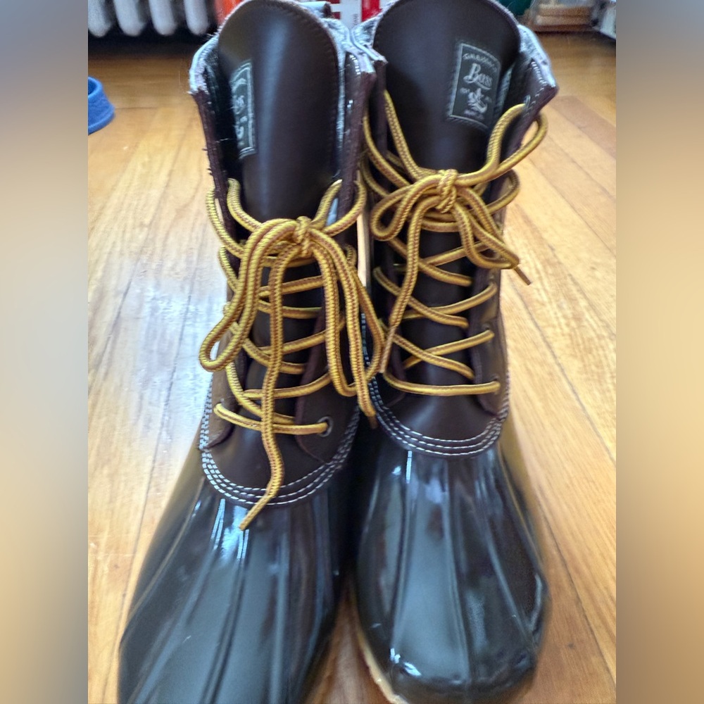 G.H Bass&Co Brown Duck Boots with Yellow Laces